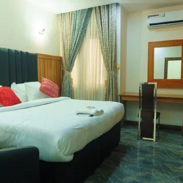 Rolarz Resorts & Hotel