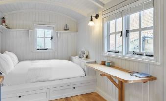 Host & Stay - the Lobster Pot