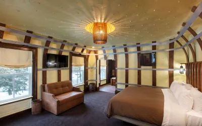 the Roxbury at Stratton Falls Hotels in Middletown