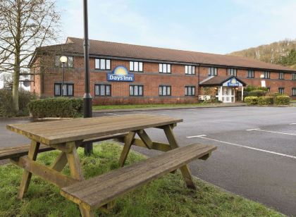 Days Inn by Wyndham Michaelwood M5