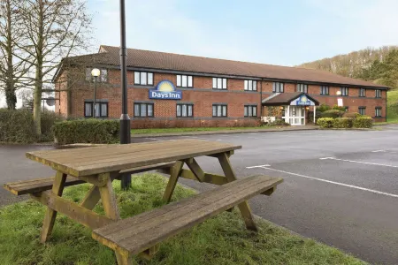 Days Inn by Wyndham Michaelwood M5 Отели в г. Falfield