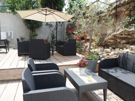 Captain Emo City Apartments Отели в г. Валтура