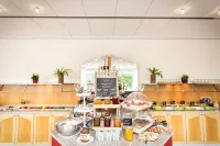 Hotel Deutscher Hof - breakfast