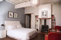La Maison de Bazugues Hotels in Mirande