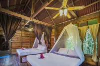 Art's Riverview Lodge Hotels in 