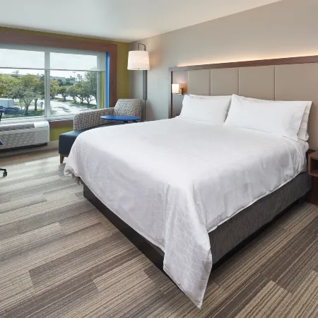 Holiday Inn Express & Suites DORAL - MIAMI by IHG