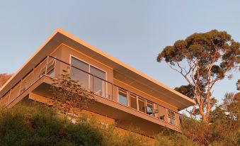 Sunrise on Falie Seaview Eco Accommodation