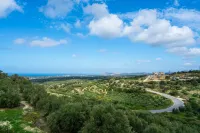 Family Friendly Villa Private Pool, Children's Play Area, BBQ, Spacious Garden, Near Beach