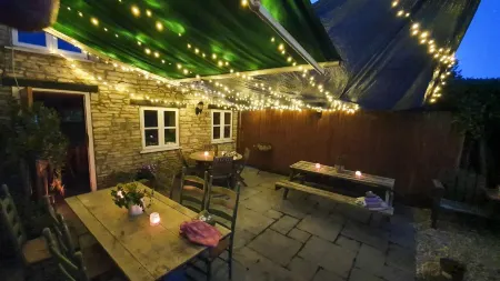 Ring O Bells Hinton Blewett Отели в г. Бишоп Саттон