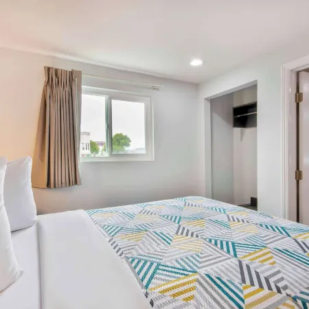 Americas Best Value Inn & Suites Eureka