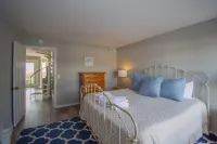 140 Capt John Fripp Villa Hotels in Fripp Island