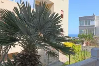 Luisa Holiday House with Air Conditioning and Balcony