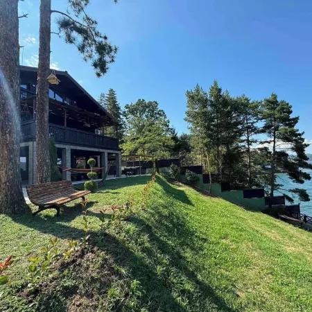 Villa Iskar Lake Residence