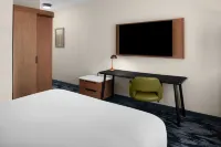 Fairfield Inn & Suites Winters Davis Hotels in Winters