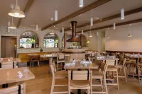 獨木舟套房酒店 - 早餐