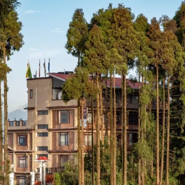 Summit Sherpa Mountain Hotel & Spa