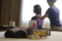 Mercure Serpong Alam Sutera - parking