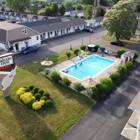 Falcon Inn Отели рядом с достопримечательностью «Ландис-Лейн»