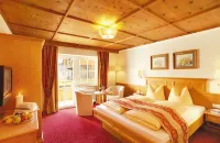 Alpenherz Hotel Garni فنادق في Gerlos
