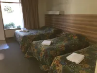 Red Cedars Motel Hotels near Canberra Reptile Zoo