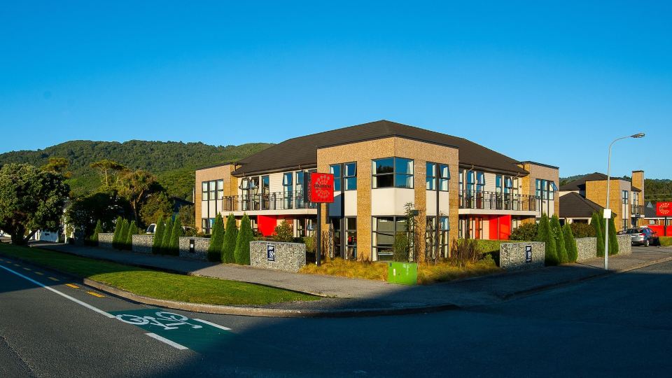 Coleraine Suites & Apartments