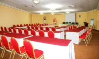 Ocean Bay Hotel & Resort فنادق في Bakau