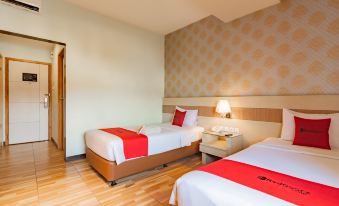 RedDoorz Premium Near Bandung Station