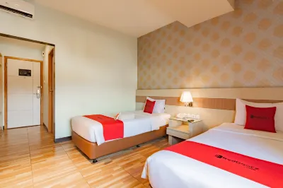 RedDoorz Premium Near Bandung Station Hotels in Andir