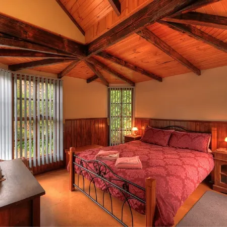 Stanley Lakeside Spa Cabins