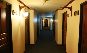 Diamond River Ping Petch-Ngam Hotel