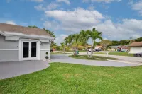 Spacious 4 bedrooms, 2 bathroom house with pool