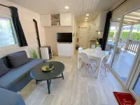 Wassermann vacation home with box-spring beds and large terrace Hotels in Steinhude