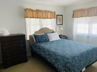 Four-Season Retreat by the Lake; pet friendly!