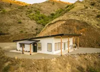 New, modern home with amazing Salmon River and mountain views