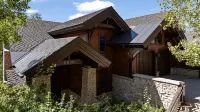 Private Hot Tub and Breathtaking Views - Exquisite Mountain Oasis Hotels in Brighton