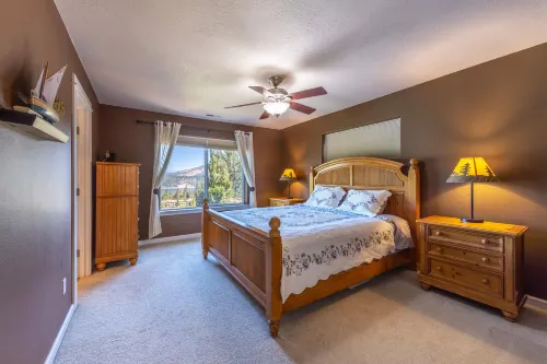 Scenic Mountain and River Views with Gourmet Kitchen - Spacious Retreat