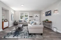 Cozy Space with Modern Kitchen and Fast Wifi - Charming Ranch Retreat