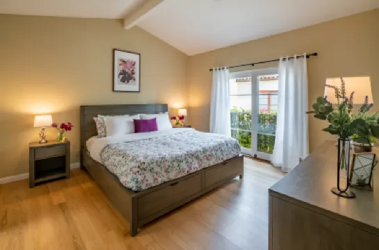 Charming Condo with Covered Terrace and Ocean Breezes - Cozy Escape Hotels in East Beach