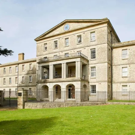 St Andrews Apartments Отели рядом с достопримечательностью «Бренчли Гарденс»