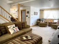 Gorgeous Valley Views and Modern Comforts - Stunning Mountain Retreat