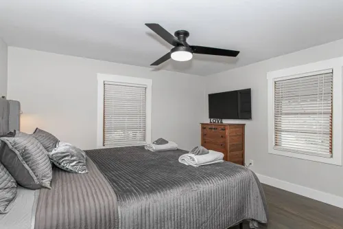 Cozy Living, Modern Kitchen and Private Patio - Charming Retreat Hotels in Knox County