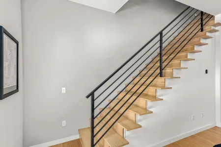 Modern Comfort and Prime Location Amenities - Chic Stylish Retreat