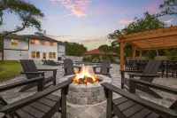 Heated Saltwater Pool and Mini-Golf - Luxurious Beachside Retreat