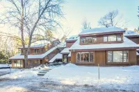 Ski in Ski Out Access and Family Comfort - Stunning Mountainside Escape