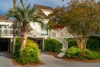 Gorgeous Golf Course Views and Open Layout - Charming Beach Haven Hotels in Seabrook Island