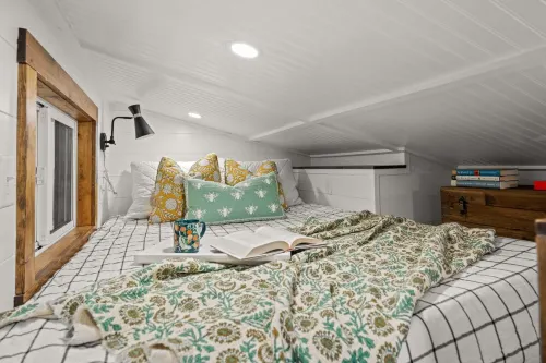 Mini Wood Stove and Fresh Eggs Collection - Charming Rustic Escape Hotels in McDonald County