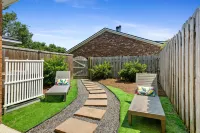 Private Backyard and Southern Comfort - Charming Townhouse Retreat