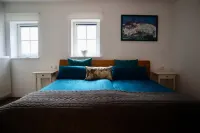 Stilvolle 5 Ferienwohnung in Historischem Gutshaus am Fluss mit Panoramablick Hotels in Lenzen