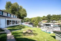Gentle Lot with Swim Area and Dock Amenities - Captivating Fishing Haven