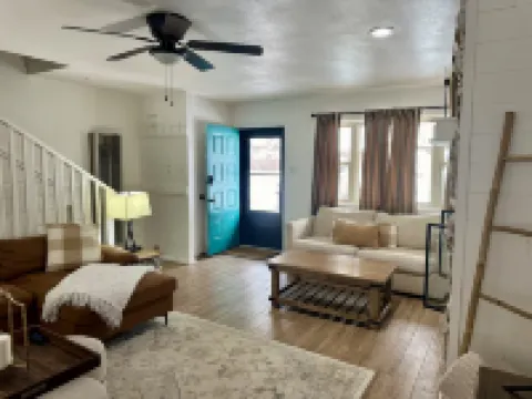 Cozy Fenced Yard and Modern Amenities - Inviting Mountain Retreat